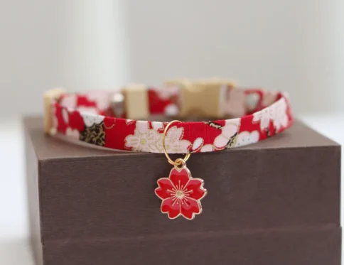 Gargantilla de perro personalizada Sakura japonesa