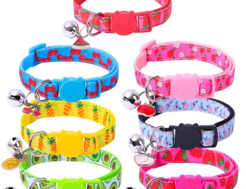 Collar de Mascotas con Campana y Patrón de Frutas Ajustable